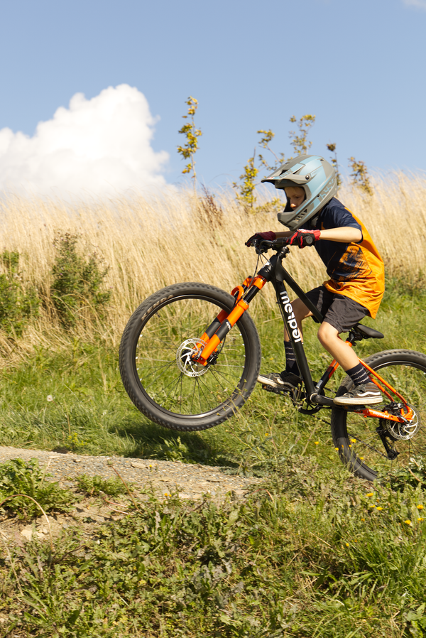 Kinder Mountainbike 24 Zoll schwarz orange Hardtail MTB mit Luftfedergabel